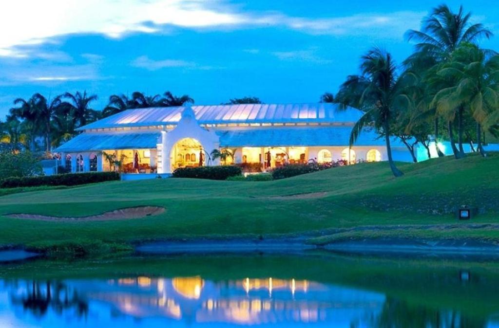 Coconut Grove 1, Luxury Villa By Island Villas Сент-Джеймс Номер фото
